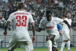 包含赛后突围战来临，尤文图斯围绕全明星赛回应争议，气氛紧张，团队化学反应显著的词条