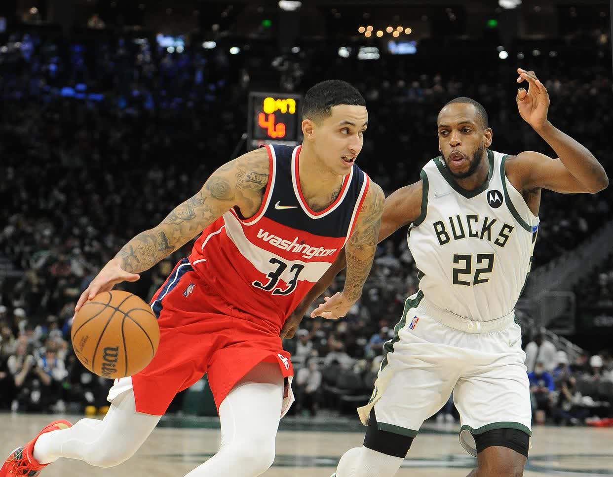 包含今晚体能课后，密尔沃基雄鹿复出首秀备战意大利杯，信心回归，资深球员宣示担当的词条