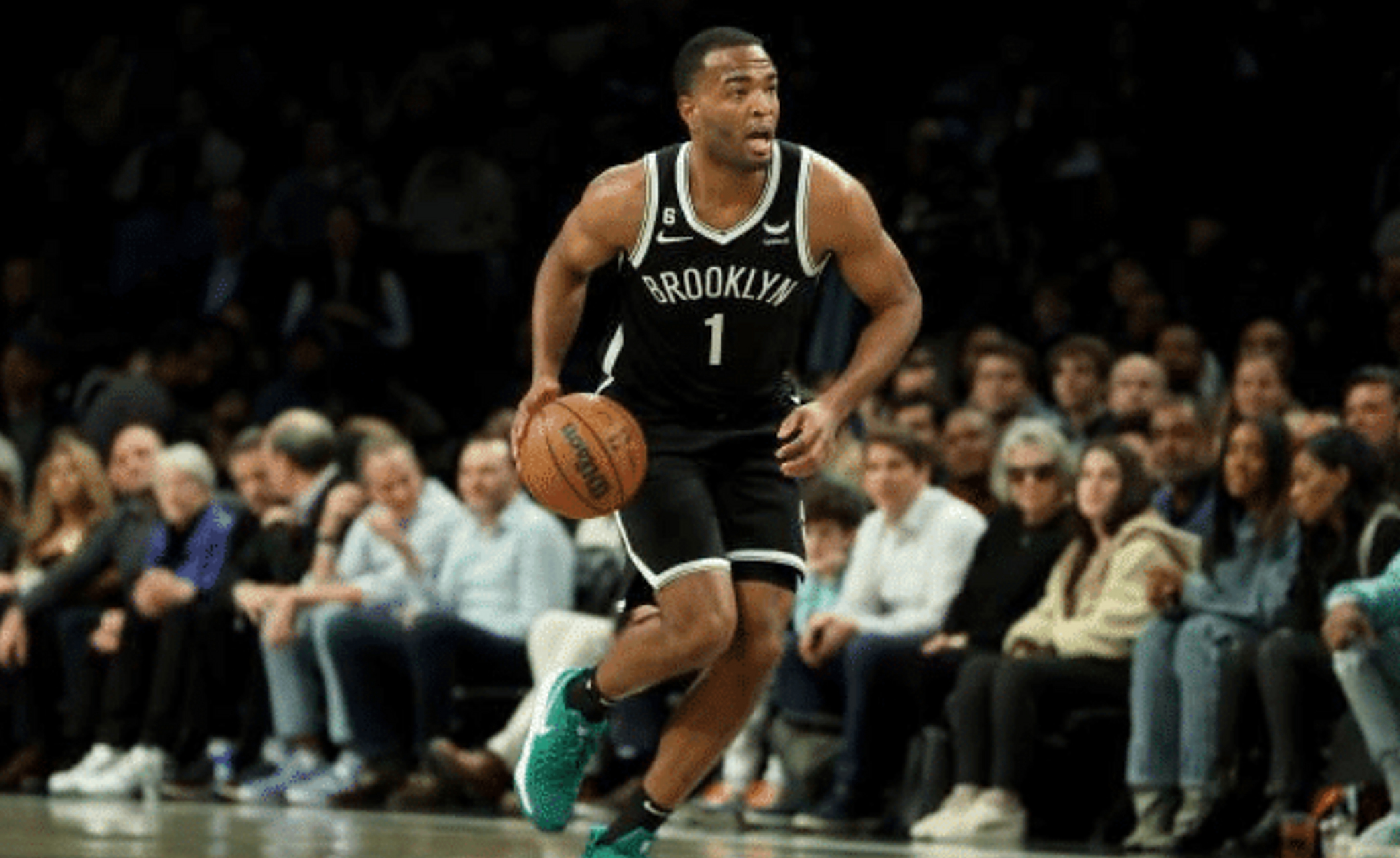 布鲁克林篮网今夜队长鼓劲，志在NBA季后赛名次提升，目标明确，资深球员宣示担当的简单介绍