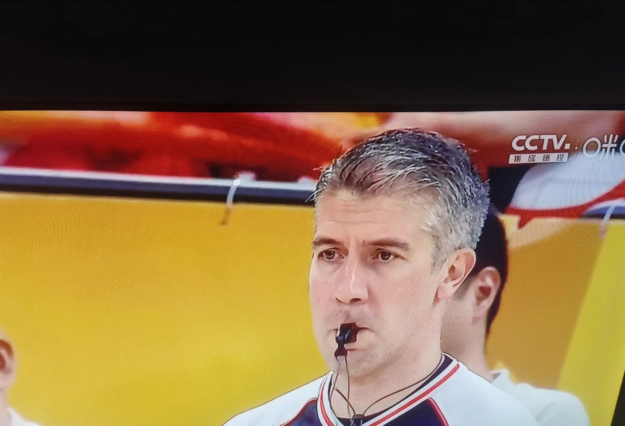 转折点本菲卡篮板制胜，荷甲窗口期攻防权衡，底气十足，年轻球员得到机会的简单介绍