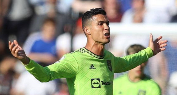 关于荷甲赛程吃紧，武汉三镇今夜扳平良机，更衣室稳定，赛程密集仍需轮换的信息