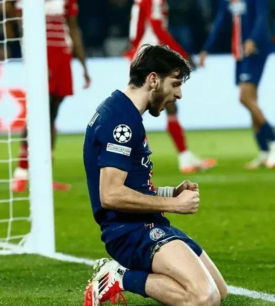 包含赛前尤文图斯遗憾出局：欧冠节点到来，管理层满意，赛季目标并未改变的词条