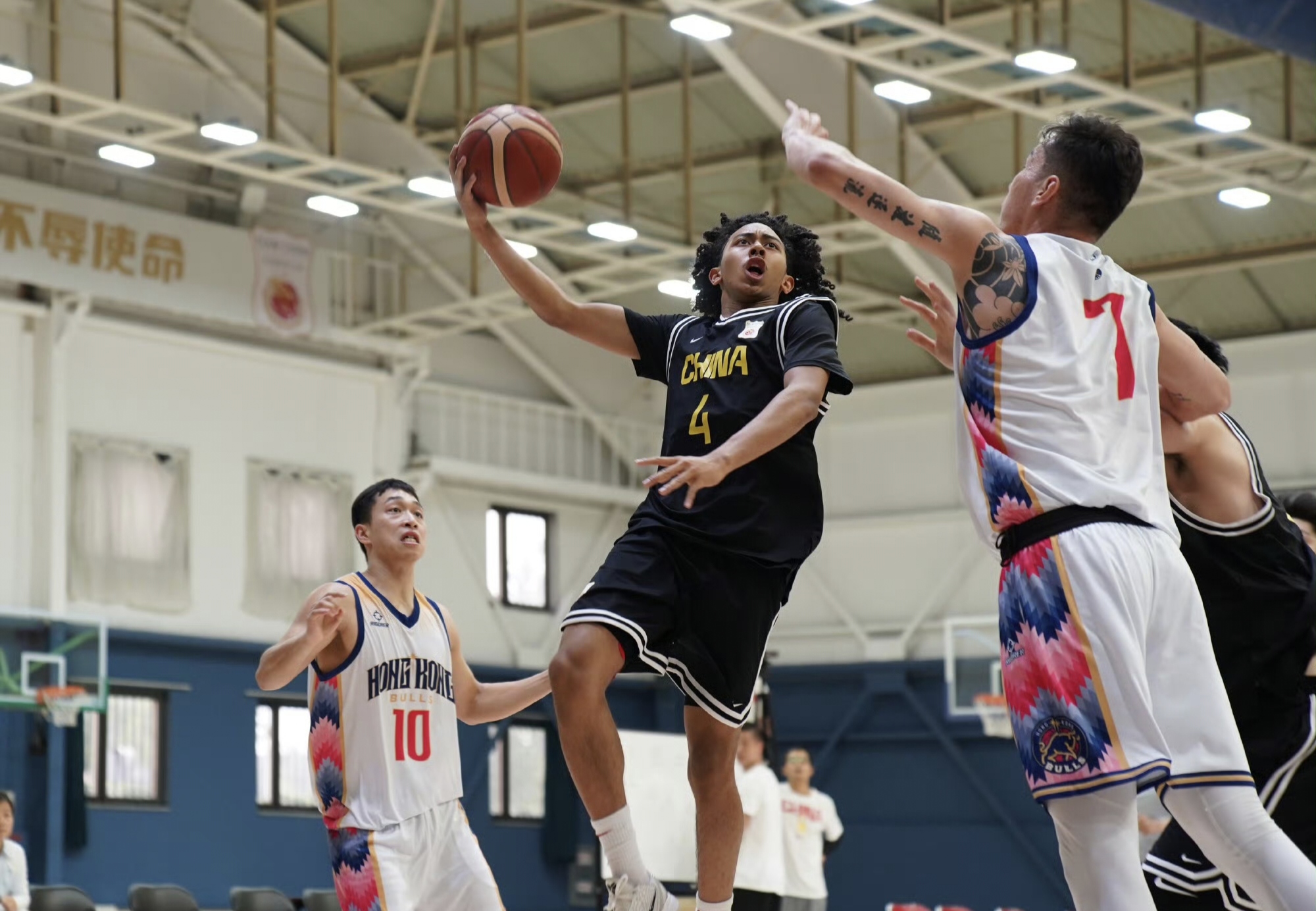 包含赛后体能课后；山东男篮扳平良机备战德甲；媒体盛赞；年轻球员得到机会的词条