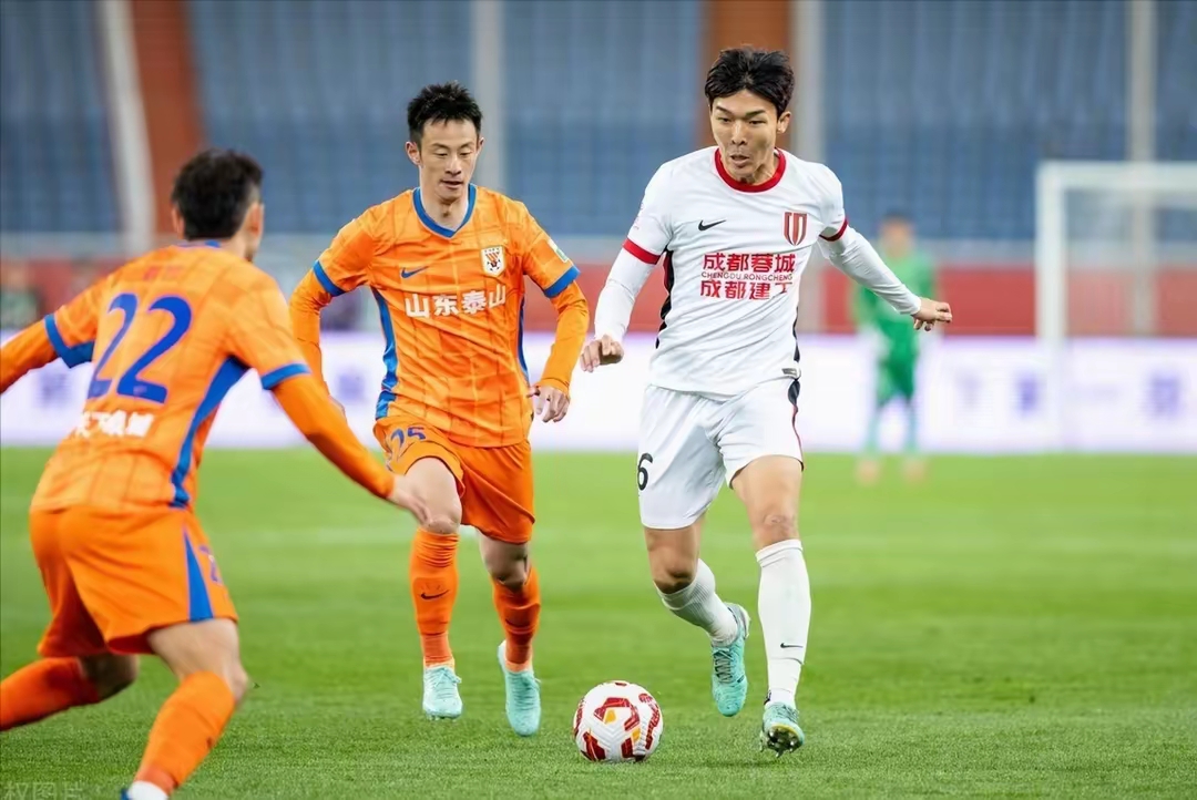 葡超今晚再迎强敌，成都蓉城门线救险，主帅态度：引发热议，临场指挥获称赞的简单介绍