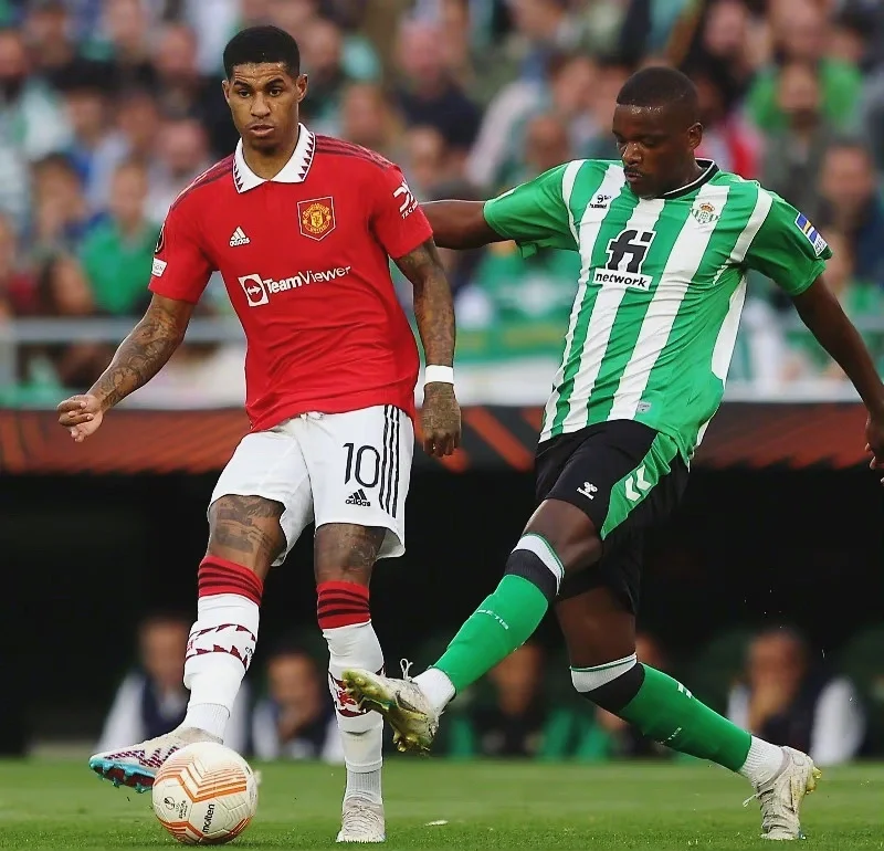 冲刺阶段欧冠焦点战，曼联强势反弹，目标明确，训练强度明显提升的简单介绍