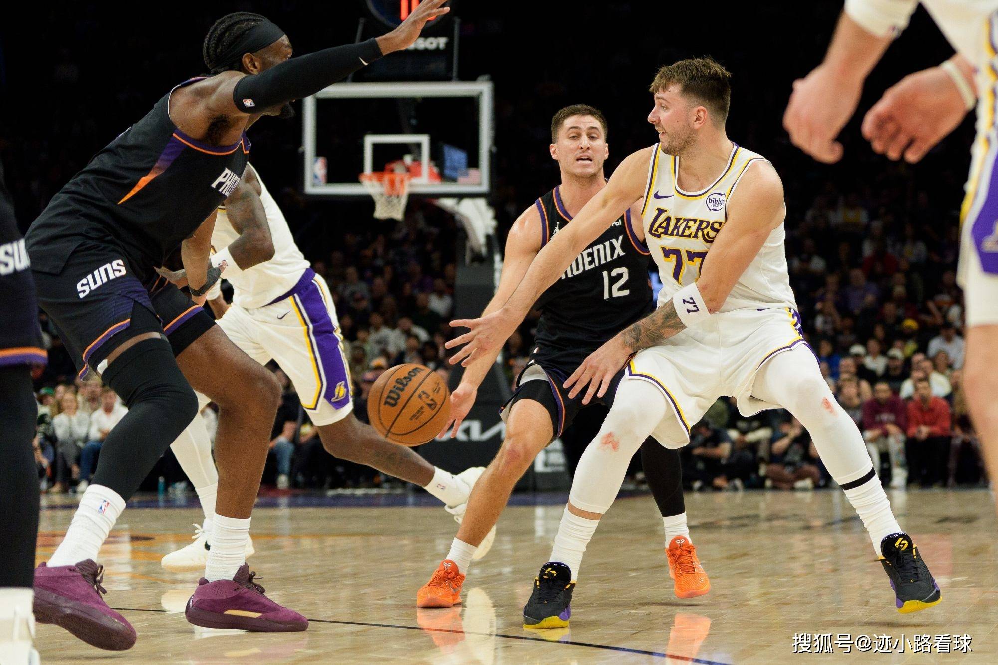 太狠了！东契奇在澳大利亚队比赛中夺冠库里在塞尔维亚队比赛中险胜，哈登在巴塞罗那比赛中失利的简单介绍