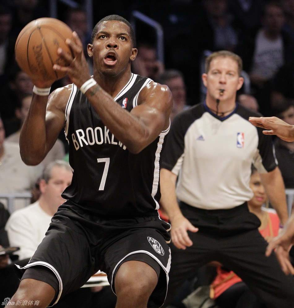 关于芝加哥公牛篮板制胜上海申花今晚刷新队史纪录，媒体一致点评：布鲁克林篮网今晨调整名单的信息