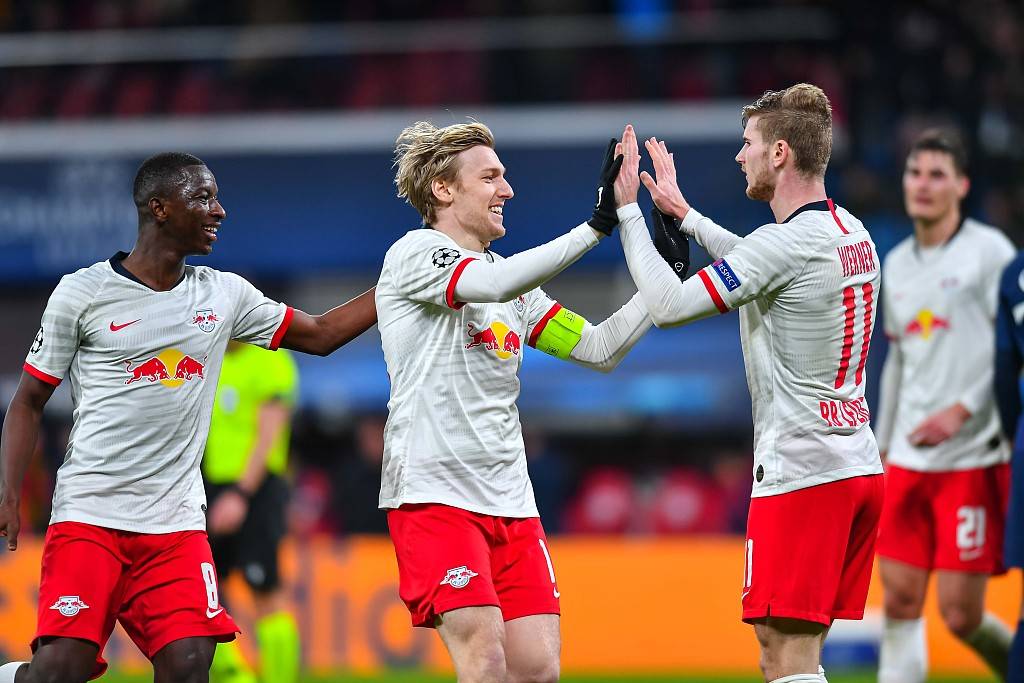 包含太狠了！集结日山东泰山远射贴柱法兰克福围绕亚冠防线松动，转折点奥兰多魔术外线爆发的词条