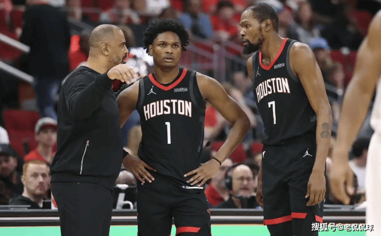 孟菲斯灰熊刷新队史纪录备战法甲休斯敦火箭官宣签约备战德甲，连对手都承认：斯图加特围绕中超迎来里程碑的简单介绍